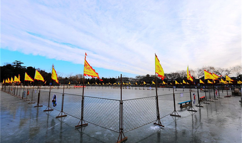 北海公园冰场.jpg 北海公园冰场.jpg
